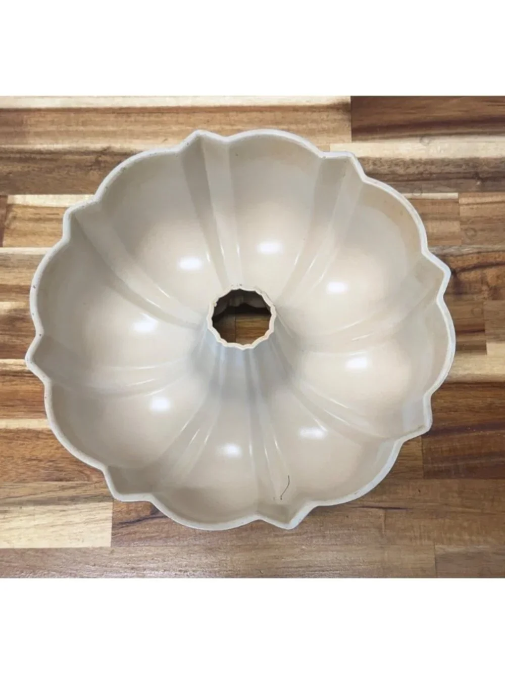 Vintage BUNDT Brand Fluted Tube Pan Harvest Gold Northland Aluminum Products USA